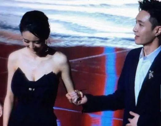 娱乐圈吃瓜直播间张艺兴,娱乐圈吃瓜直播间的焦点人物